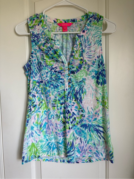 Lilly Pulitzer Tops - Lilly Pulitzer Women’s Essie Tank Top With Button Front “Shell Of A Party” - XS